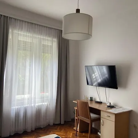 Flora Apartment Νόβι Σαντ Εξωτερικό φωτογραφία